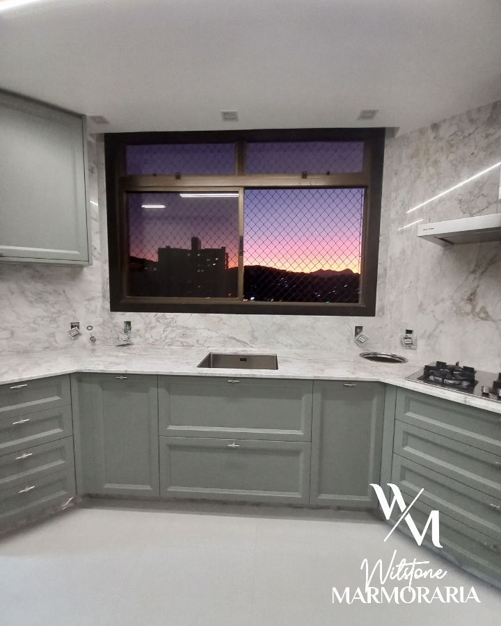 Cozinha em mármore branco Paraná